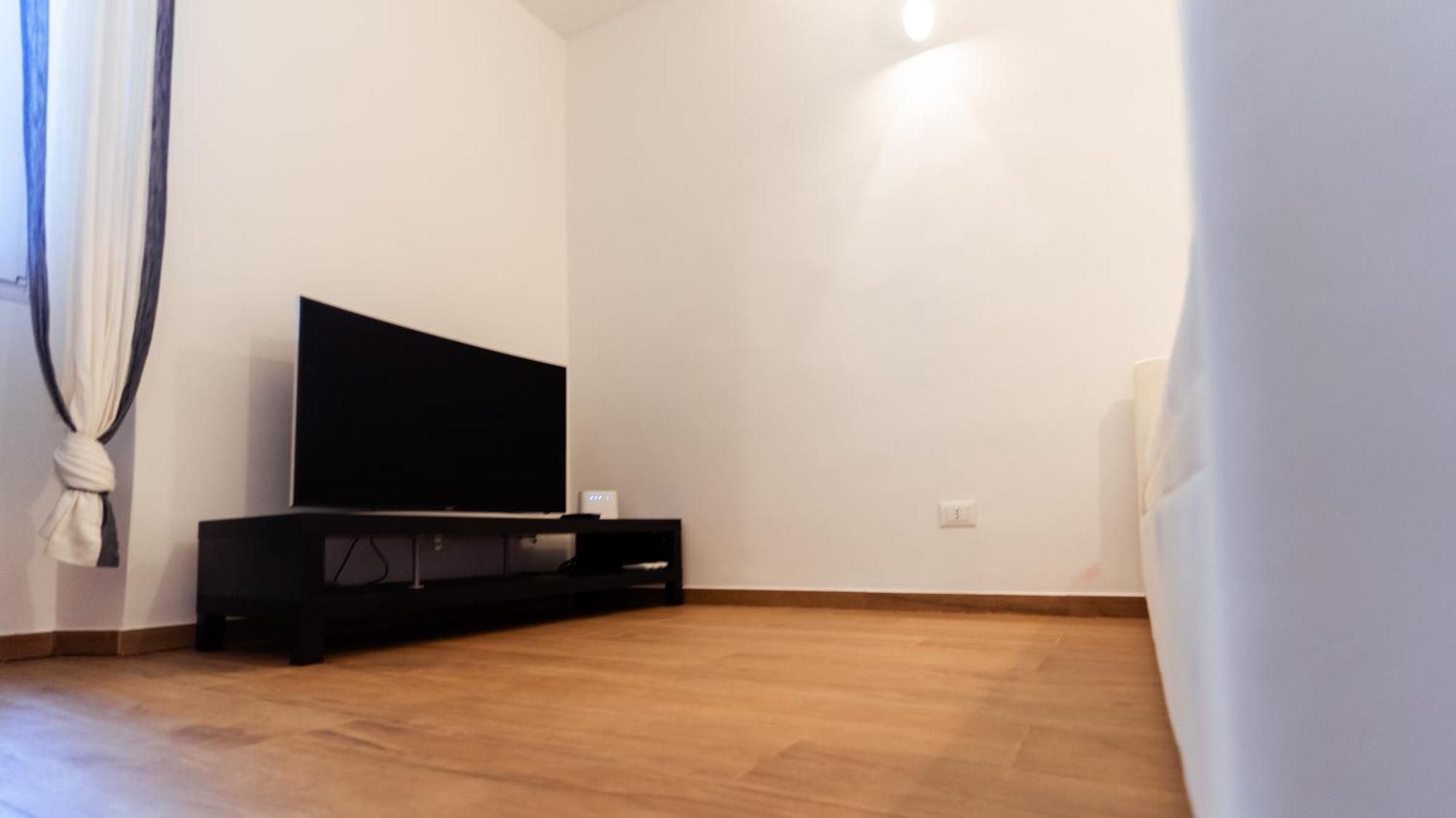 Exclusive Apartment - Magritte Style Lecco Exterior foto
