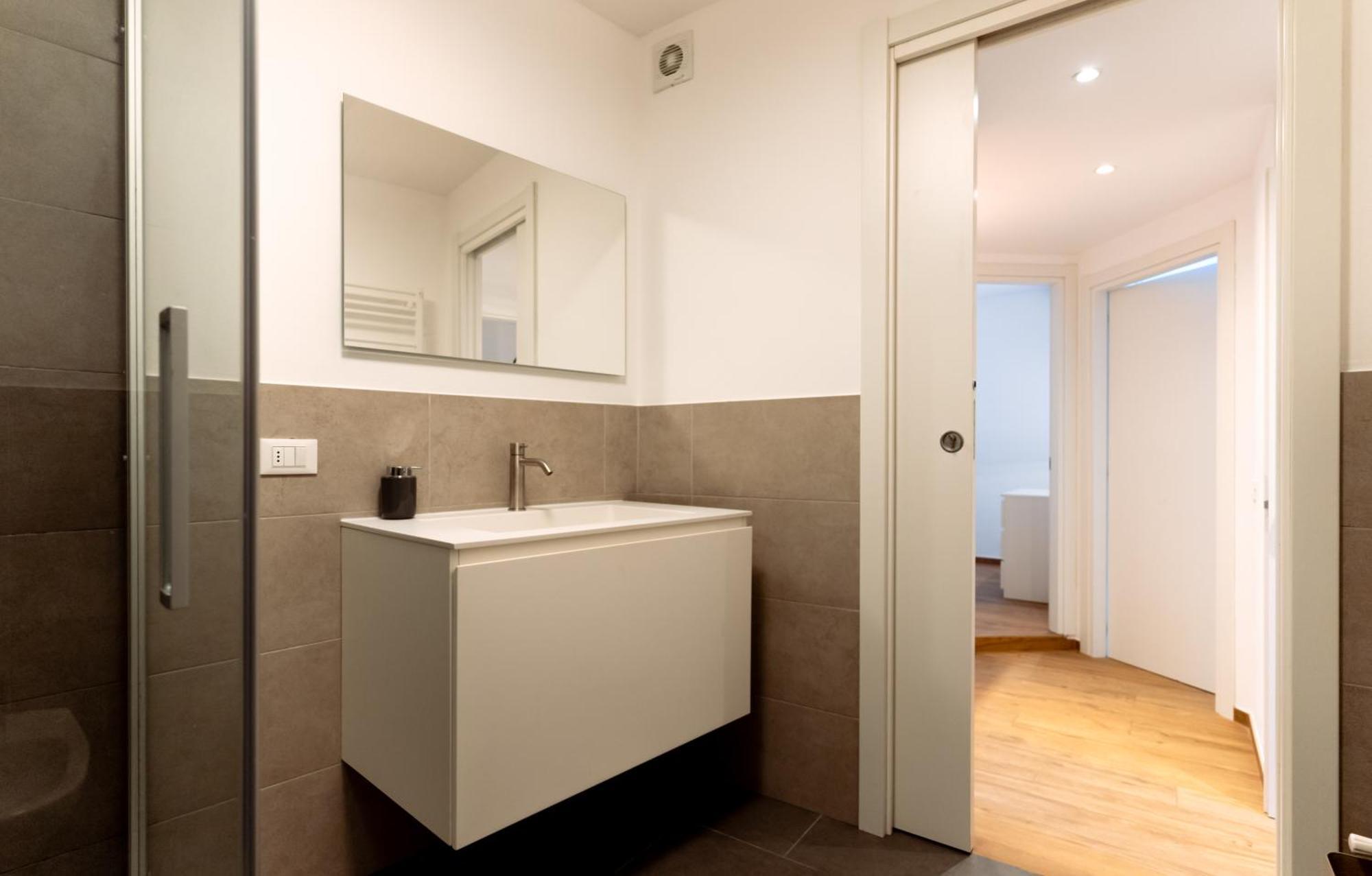 Exclusive Apartment - Magritte Style Lecco Exterior foto